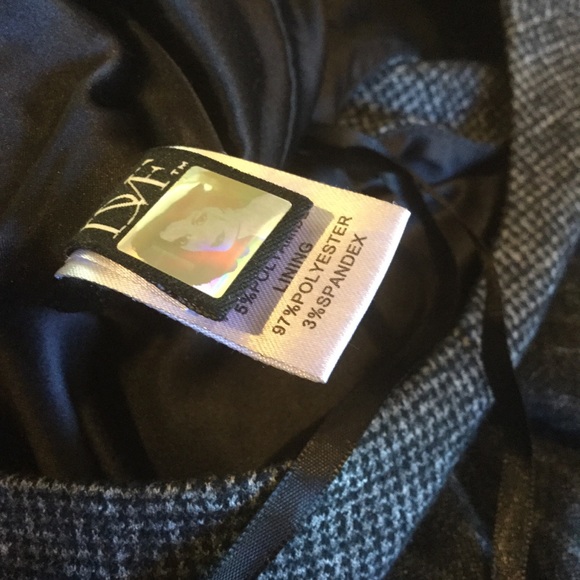 Diane Von Furstenberg- Wool Pattern Dress. Sz 4 - Picture 6 of 8